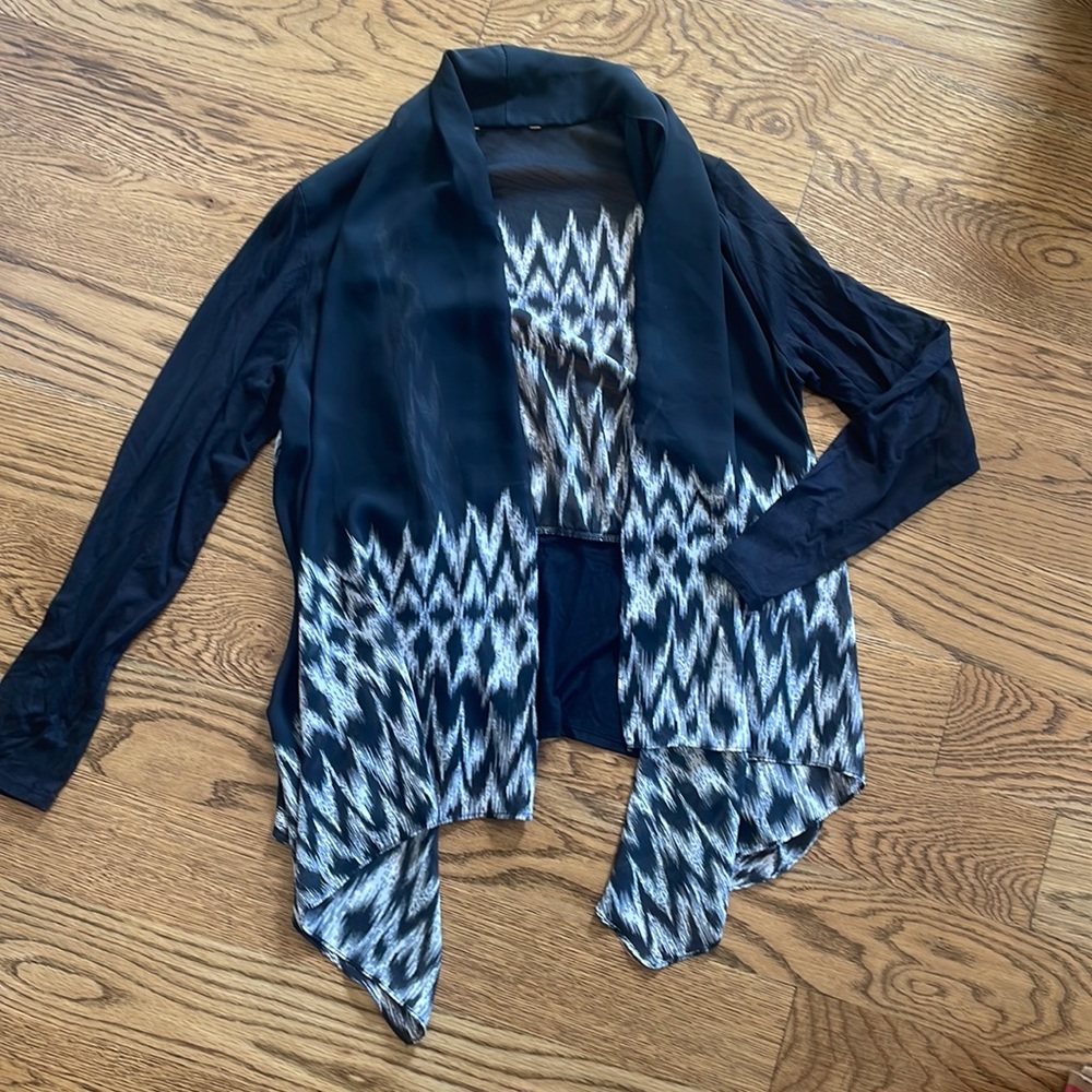 Women’s Shaw / Cover